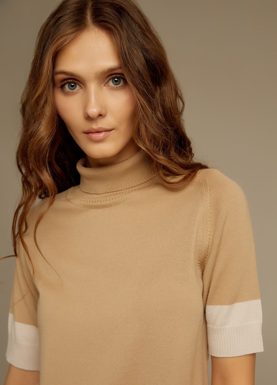 BEIGE SHORT-SLEEVED SWEATER made from 100% merino wool 4097-Collections_Essentials_2
