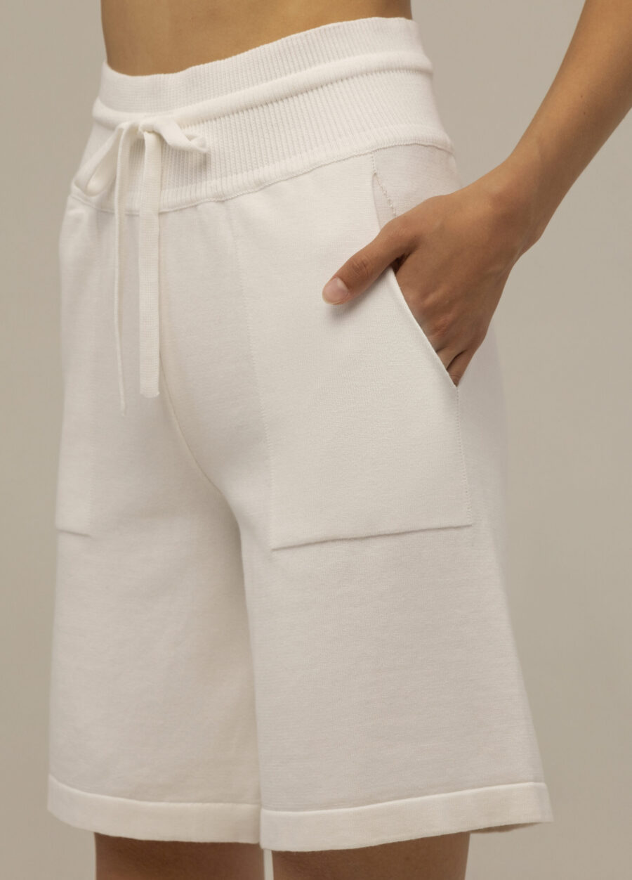 SHORTS WHITE 2049-Collections_Ready to Wear_2