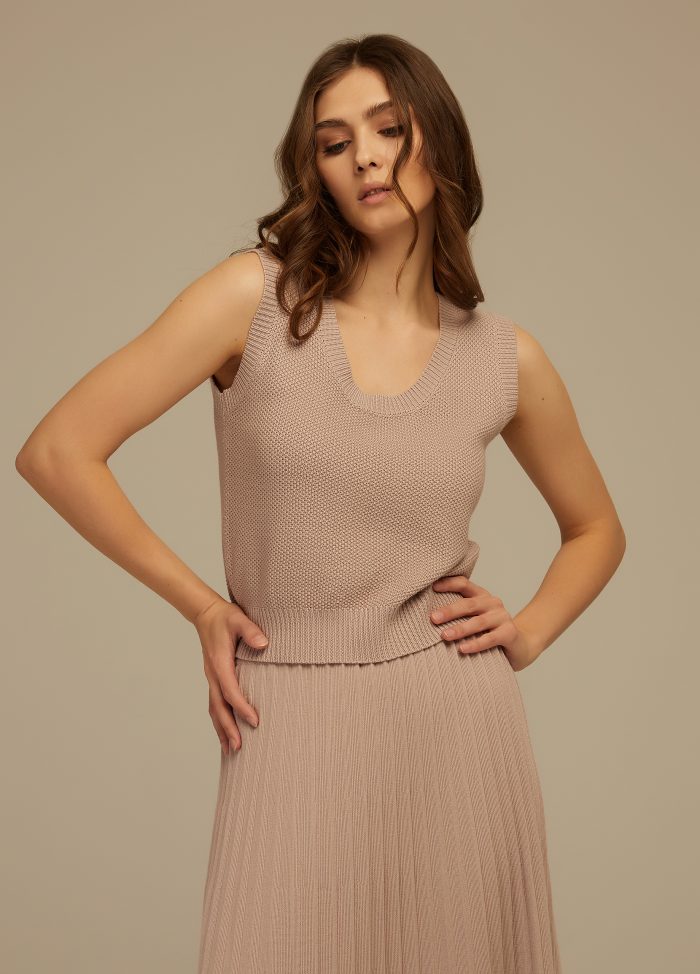 Light beige T-shirt made of semi-cotton 4008