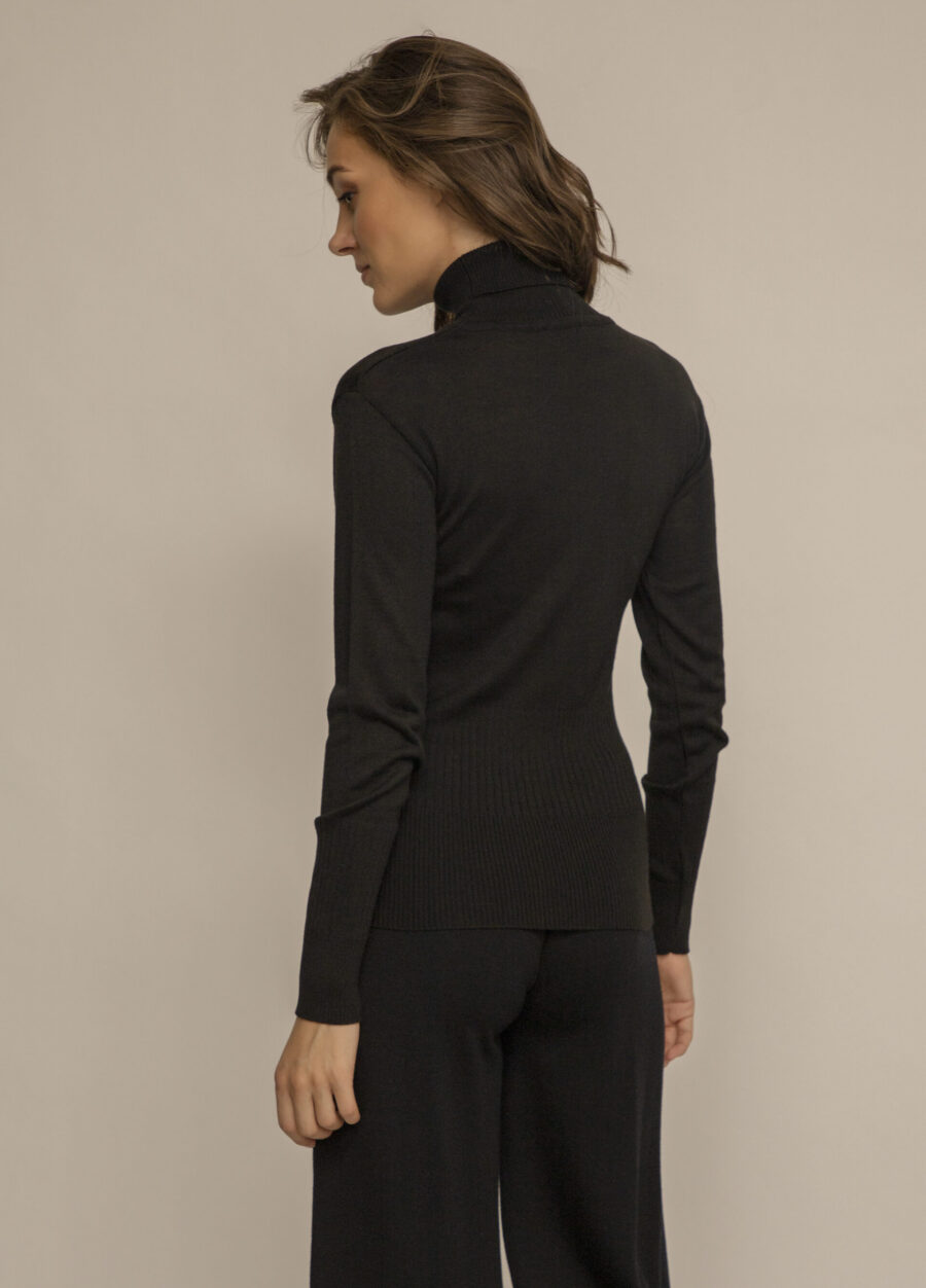 Black Turtleneck Sweater MIRRA-Collections_Essentials_3
