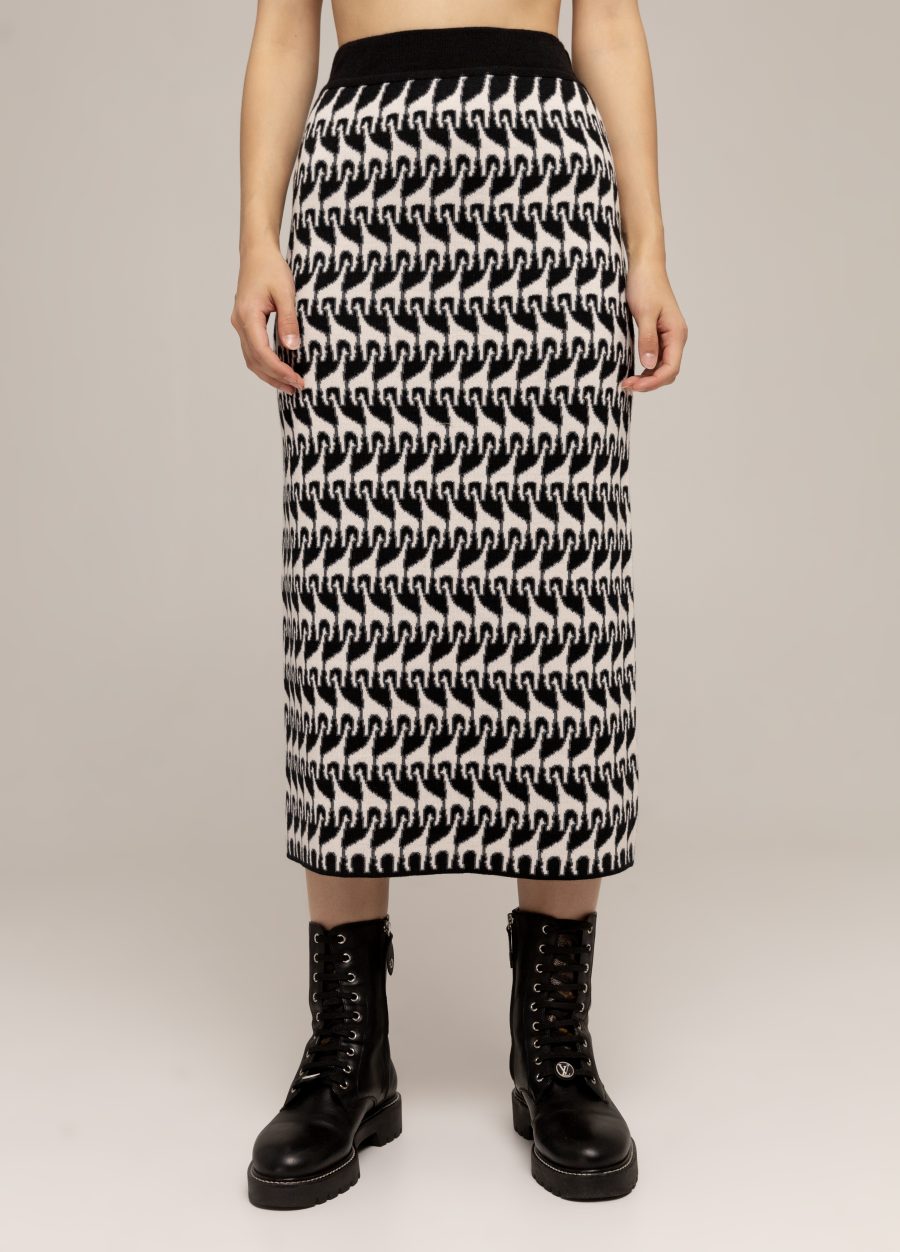 Black Skirt 3095-Collections_Fall-Winter_1