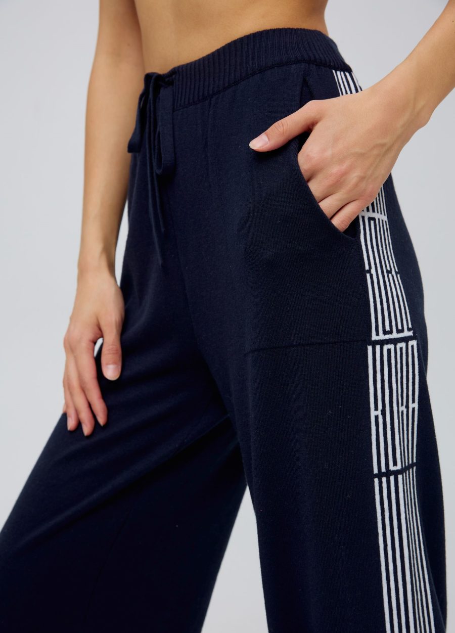 Navy blue pants with pockets and stripes 5008-Collections_Costumes_5