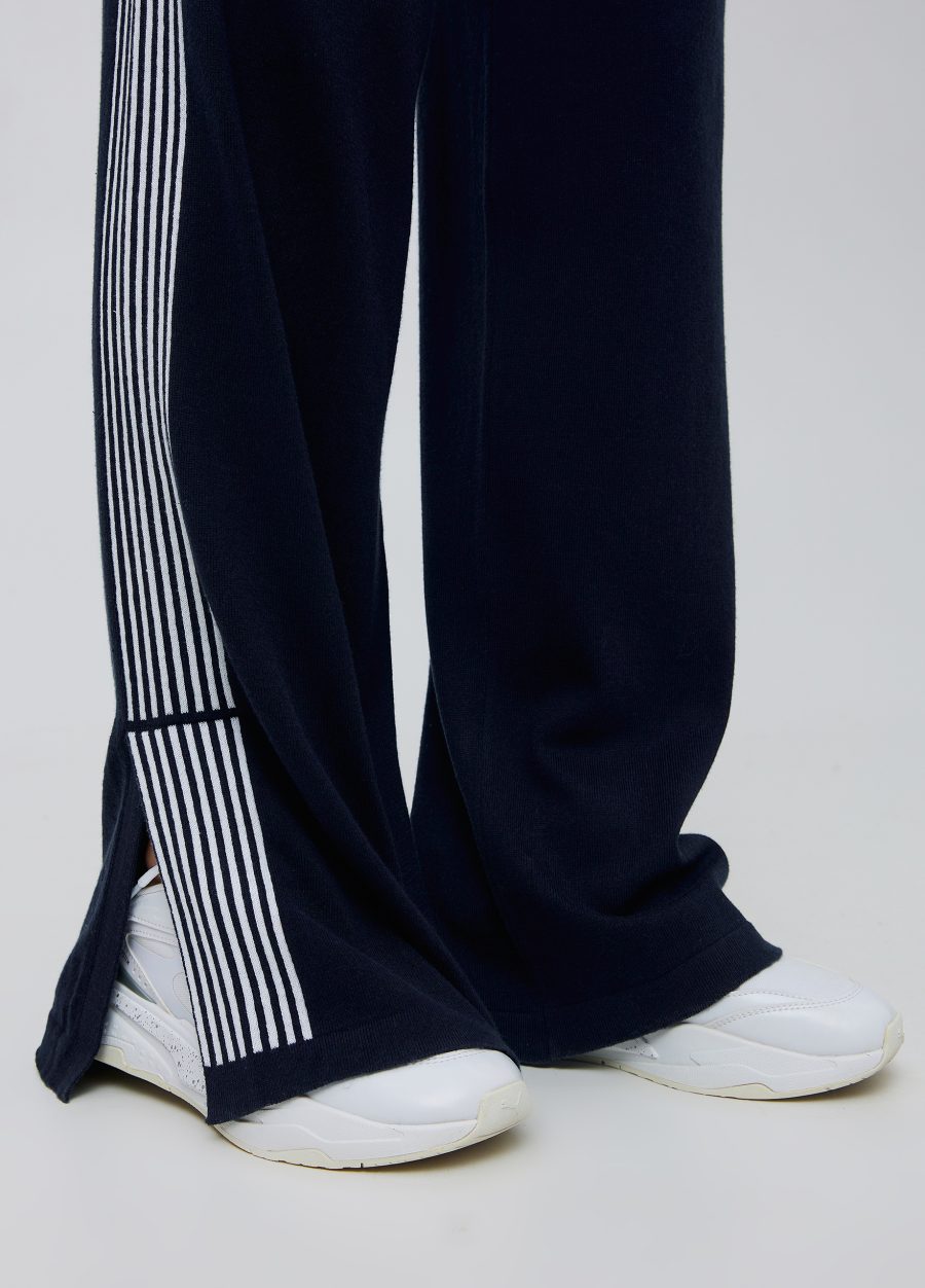 Navy blue pants with pockets and stripes 5008-Collections_Costumes_2