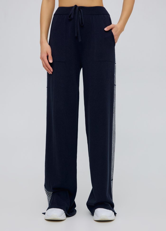 Navy blue pants with pockets and stripes 5008