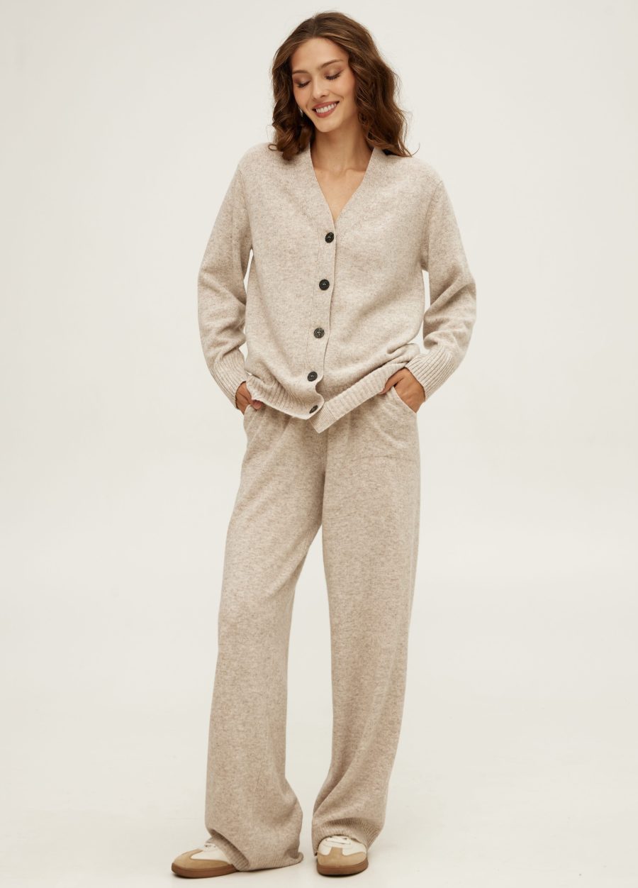 TROUSERS BEIGE straight cut with pockets 4088-Collections_Fall-Winter_4