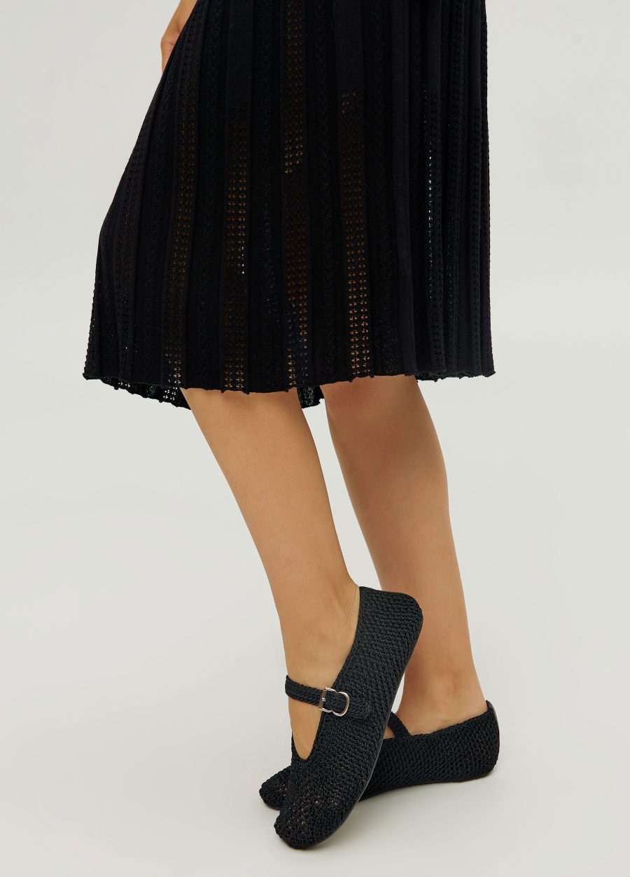 Black dress with perforations and short sleeves 5055-Collections_Dresses_2