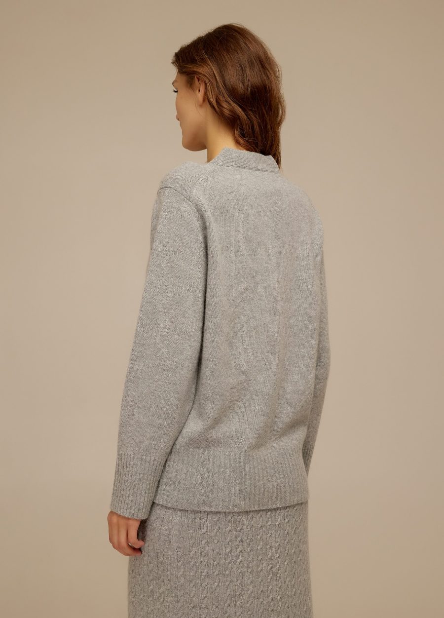 CARDIGAN LIGHT GRAY with buttons and lamb's wool 4086-Collections_Fall-Winter_3