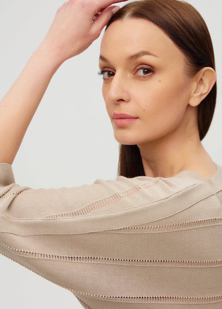 JUMPER BEIGE V-neck on the back 6012-Collections_Ready to Wear_3