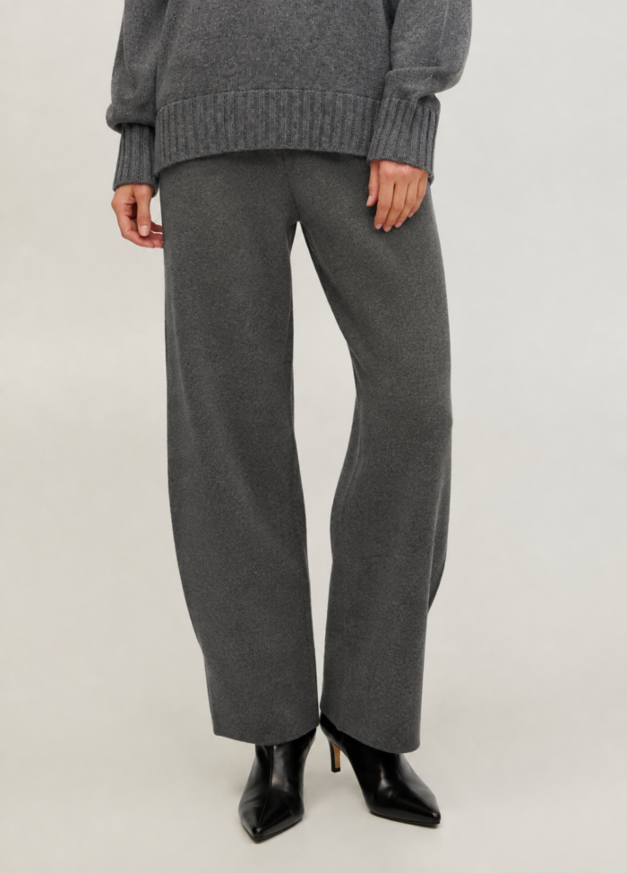 TROUSERS ANTHRACITE – Lambswool knit pants with bottom pleats 5119
